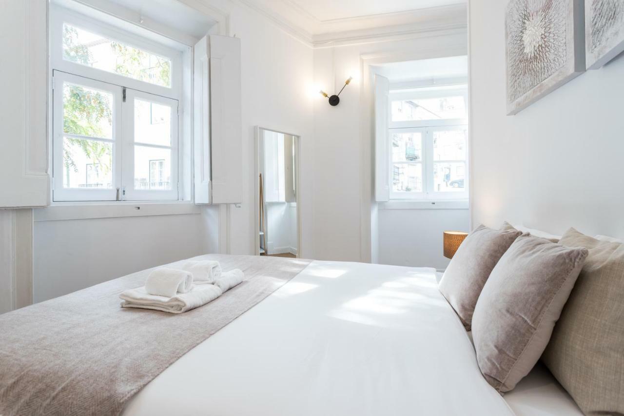 Alfama Tale Four-Bedroom Apartment W/ River View - By Lu Holidays Lisbona Esterno foto
