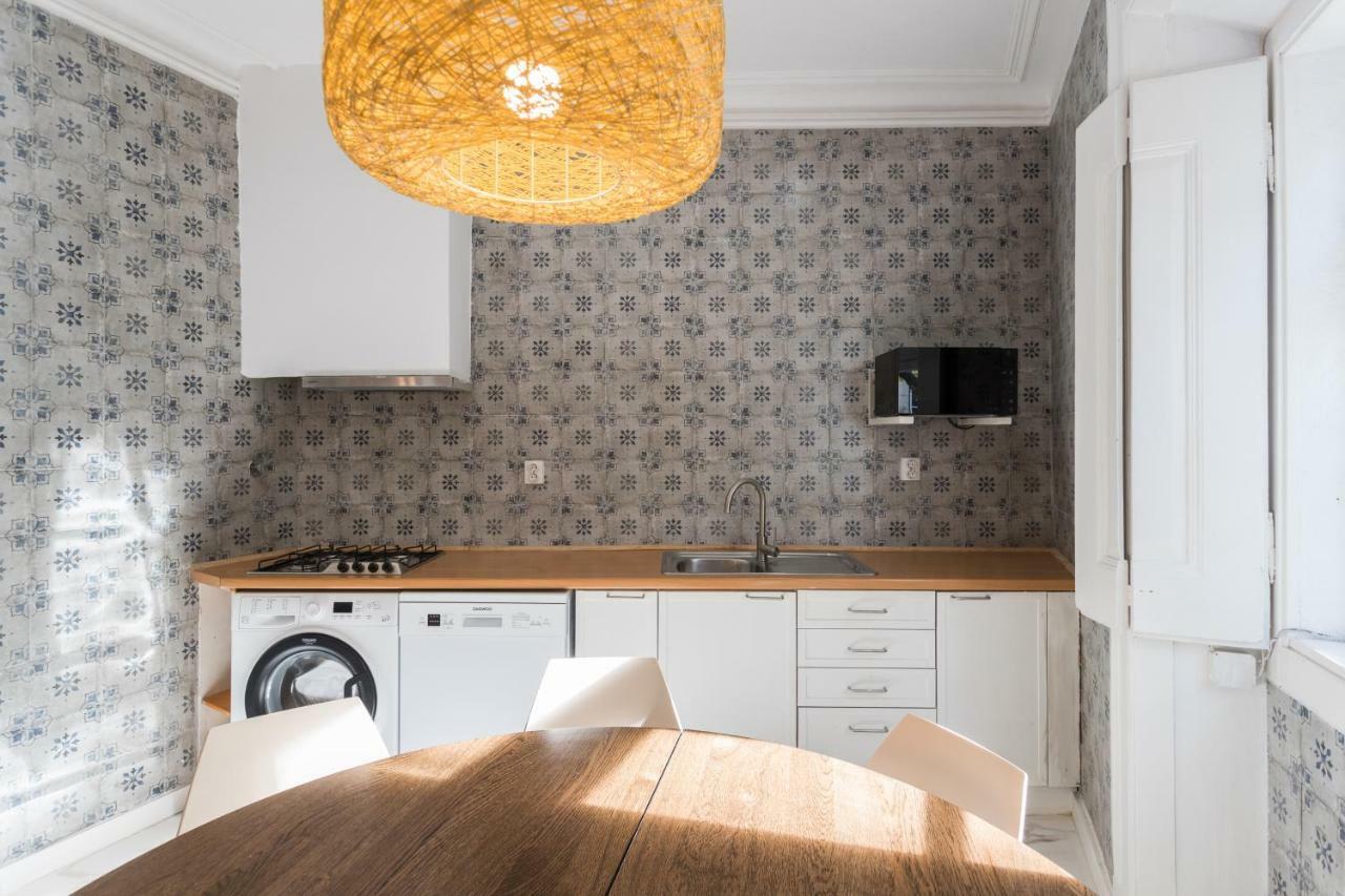 Alfama Tale Four-Bedroom Apartment W/ River View - By Lu Holidays Lisbona Esterno foto