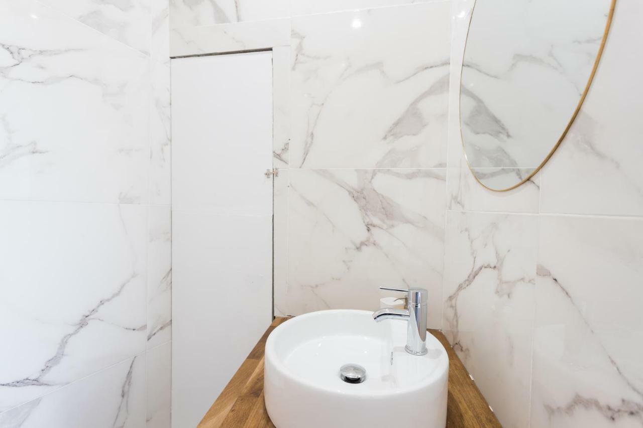 Alfama Tale Four-Bedroom Apartment W/ River View - By Lu Holidays Lisbona Esterno foto